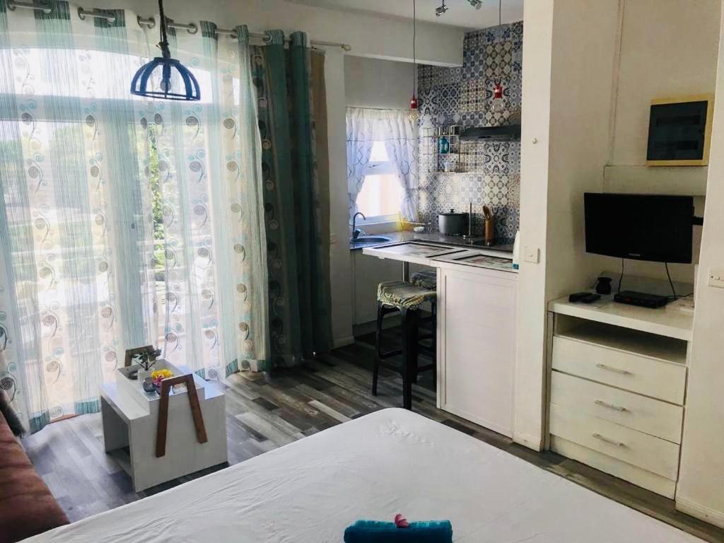 Studio- Grand Bay- 30 Meters From The Beach Kültér fotó